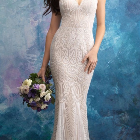 Allure 9564 Wedding Dress - Picture 7 of 8